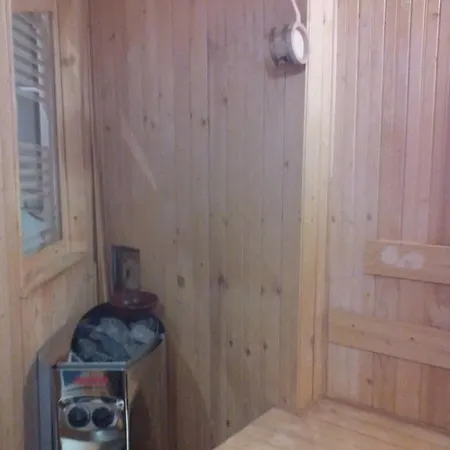 Sauna Retreat: 24-hour With Kitchen & Parking Guest house *