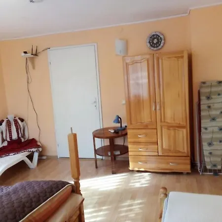 Guest house Sauna Retreat: 24-hour With Kitchen & Parking *